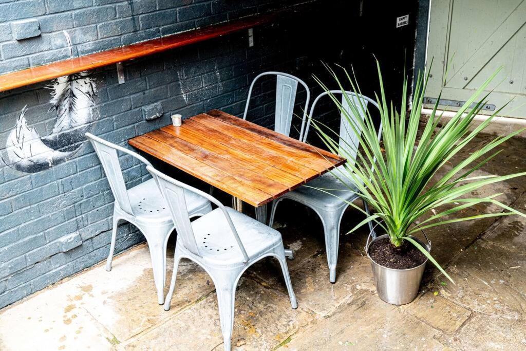 The Jazz Quarters, Southsea'S Hidden Gem Apartment Портсмът Екстериор снимка