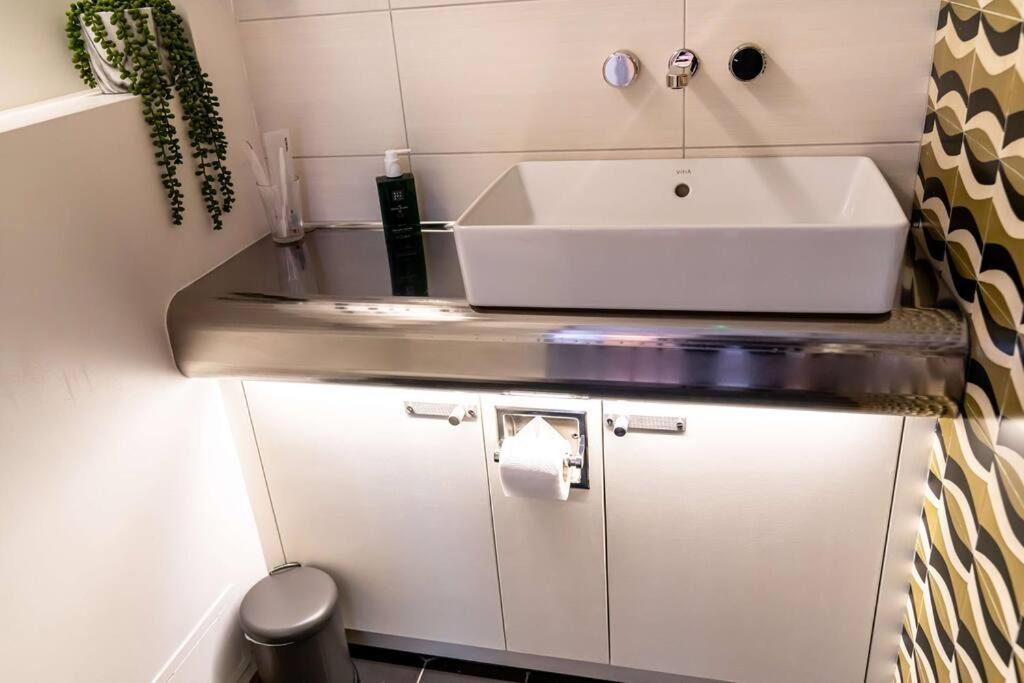 The Jazz Quarters, Southsea'S Hidden Gem Apartment Портсмът Екстериор снимка